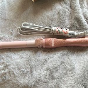 brand new Beachwaver 1 inch